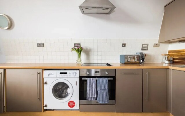 The Camberwell Loft - Captivating 2BDR Flat