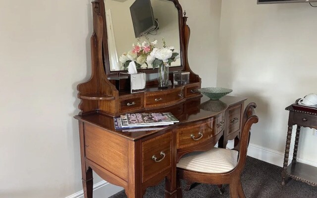 Eagle House- Award Winning B&B and Apartment