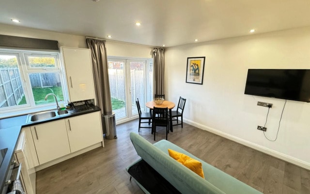 The Hatton Apartments - Free Parking