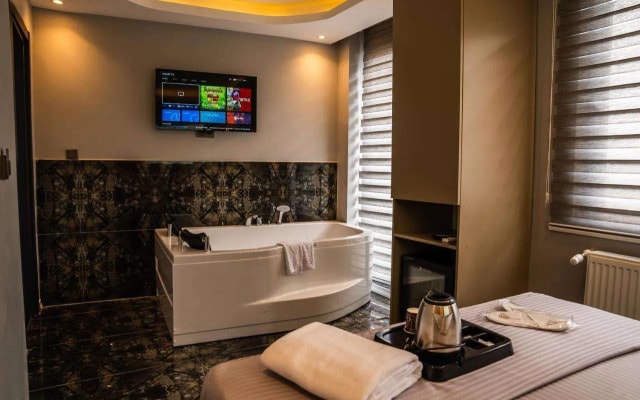 Ck Palace Hotel