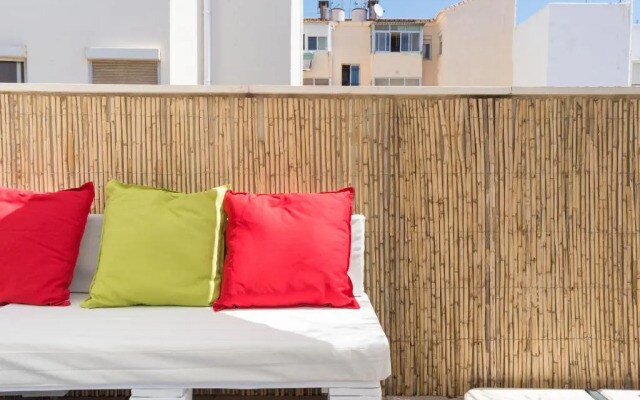 MA2B-Bright Apt With Rooftops With Palms near Old Town