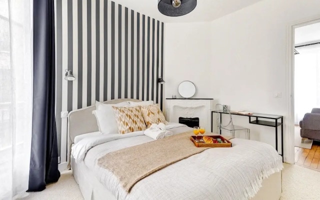 Chic 1BR by Eiffel Tower & Champ de Mars