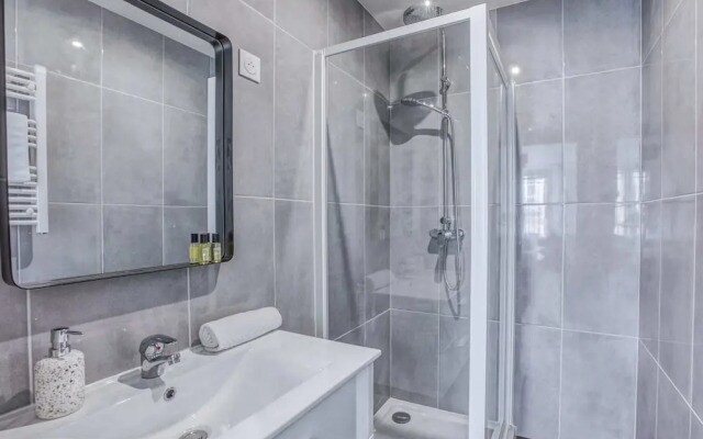 Stunning 3BR Home in the Heart of 10th Arr. Paris!