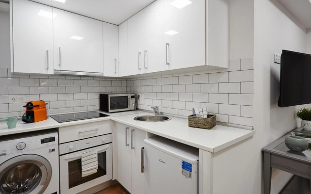 LEEWAYS APARTMENT I in SAN LORENZO