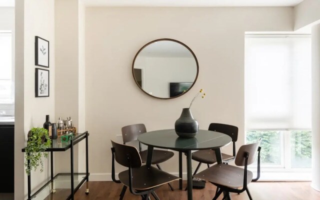 The Bow Mews - Modern & Bright 2BDR Apartment with Patio