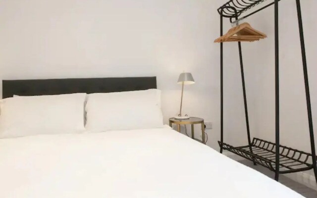 Stunning Newly Refurbished 2BD Shoreditch Flat