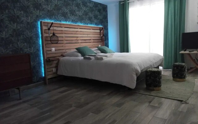 Modern Studio - 2P - Orly
