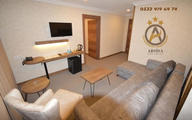 Arsi̇sa Hotel