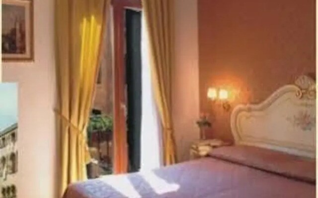 Fiabe Rooms