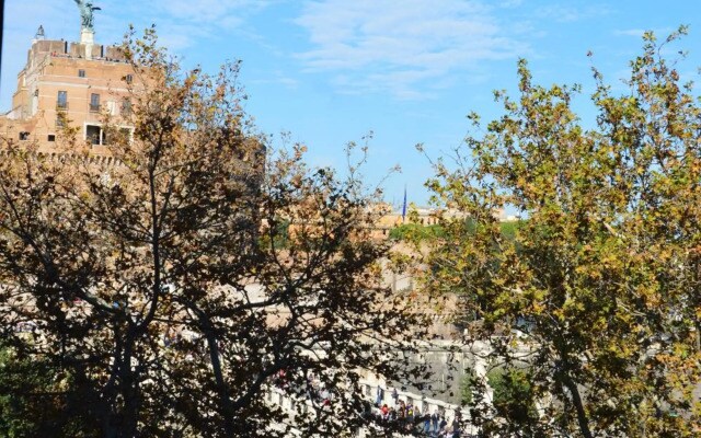 Una finestra su Castel Sant'Angelo