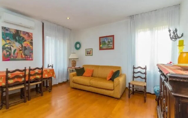 GuestHost -Sunny Dorsoduro Apartment