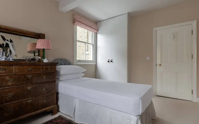 Radipole Road IV by Onefinestay