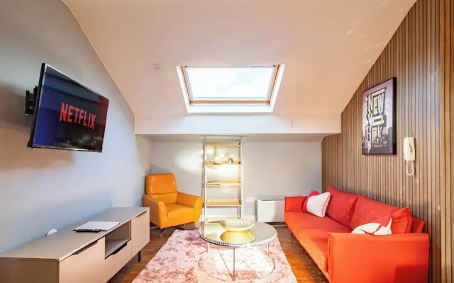 Outstanding Deluxe Hideaway by Avo Apartment