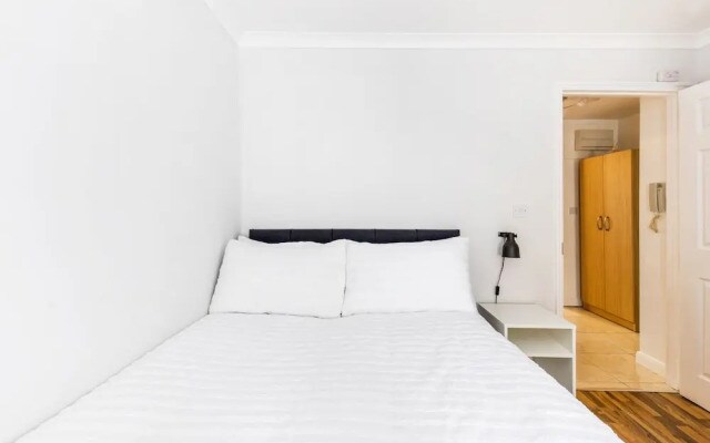 Old Street Apartments by MoreThanStays
