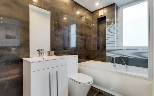 Stunning 4 Bed & 4 Bath House- Hyde Park