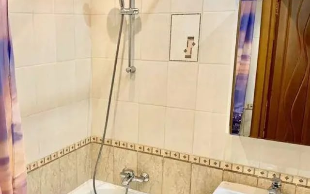 ABC Apartmens (ЭйБиСи Апартментс) на улице Толстого