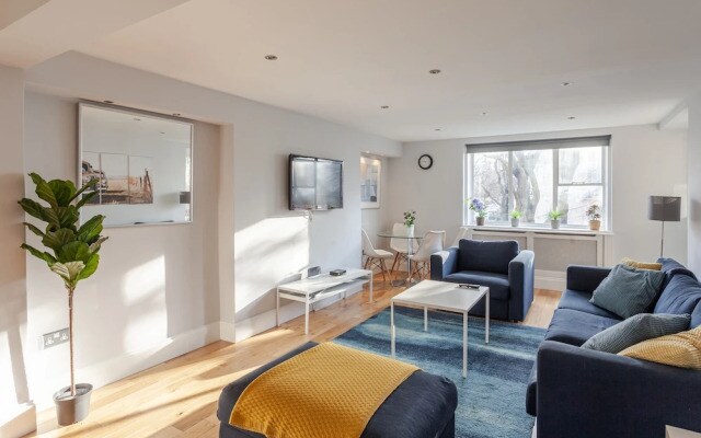 3 Bedrooms Apartment Central London