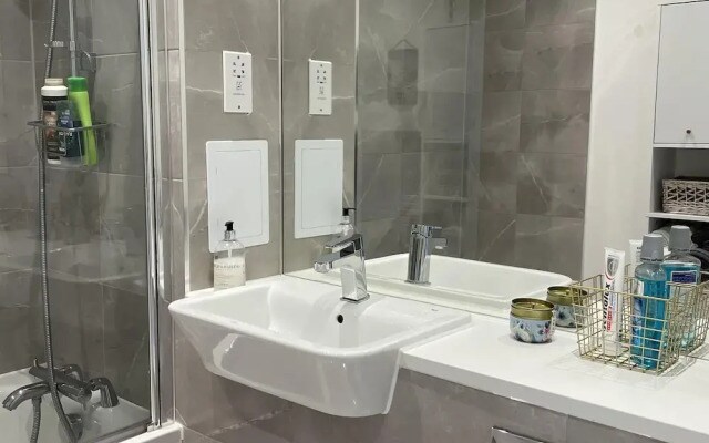 Modern Apartment All Amenities Greater London
