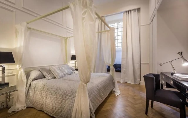 Old Town Apartment