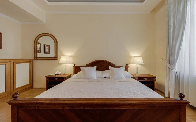 Louren hotel