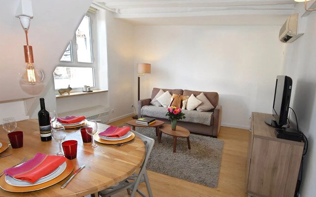 HolidaysInParis - Bourg Tibourg