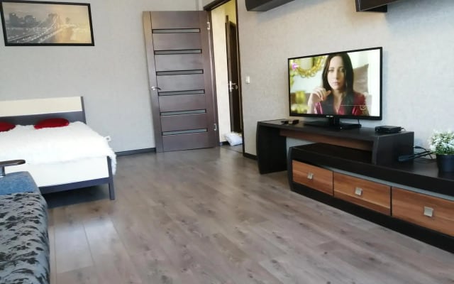 Lux Apartments на набережной Дубровинского 76