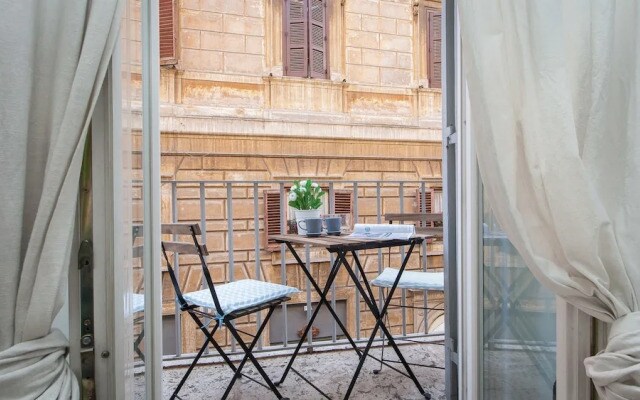Arenula Balcony