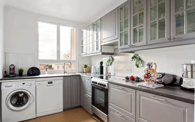 Exquisite Apartment for 4 - Live Like a Parisian