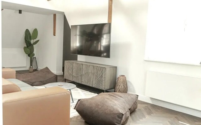 Aeronaut Suites powered by Pearl1