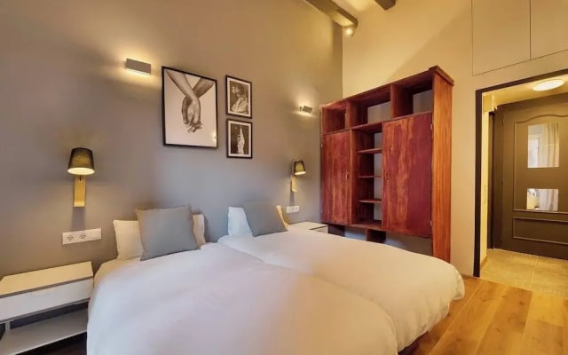 Aqua Apartment by Olala Homes