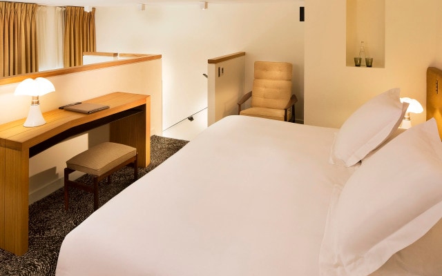 Hotel Marignan Champs - Elysées