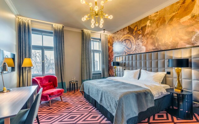 Отель Grand Poet Hotel by Semarah