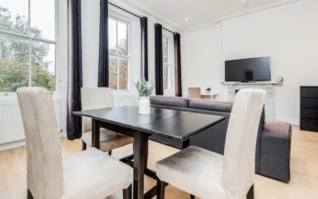 Amazing 2 bed 2 bath Kensington