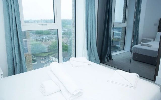 High view 2 Bedroom apt - Woolwich