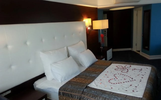 Paradise Island Hotel