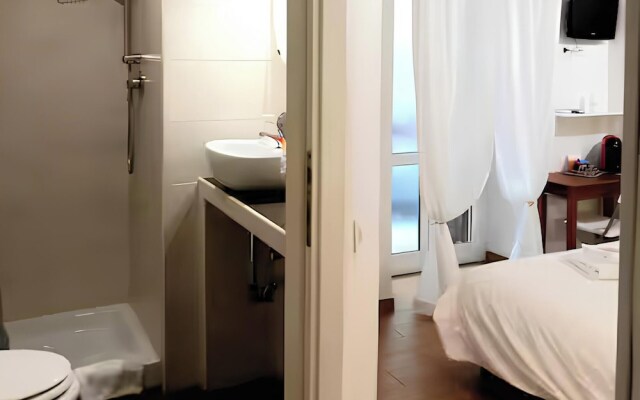 Rooms Steps from Colosseum by Welcome In