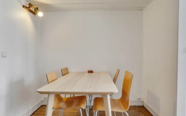 4 people In the heart of Saint Germain des Près by Weekome
