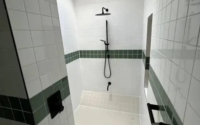 Design led 1 Bedroom Flat in Buzzing Queens Park