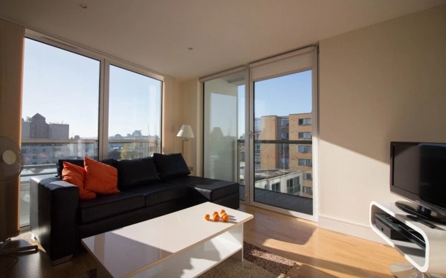 South Quay Apartment Two