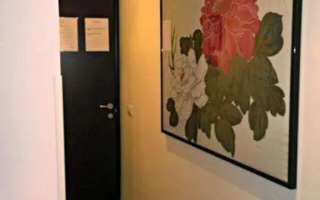 Almi Rooms