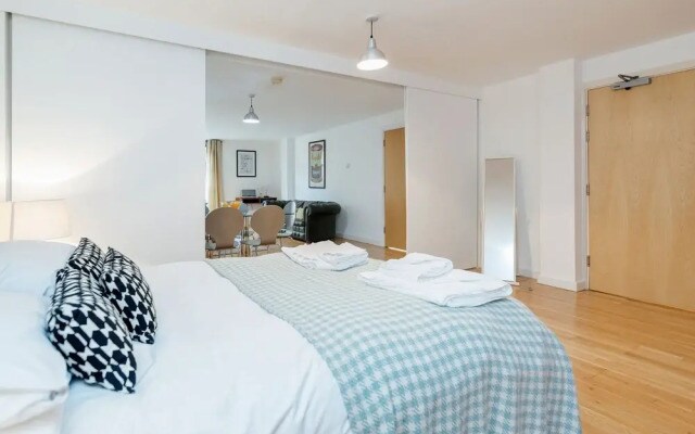 The Bateman's Shoreditch 2 Bed Flat by BaseToGo