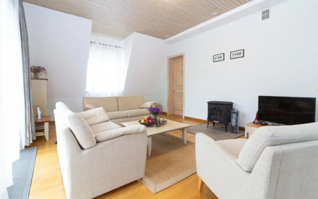 -V66- Apartment, By Cohost