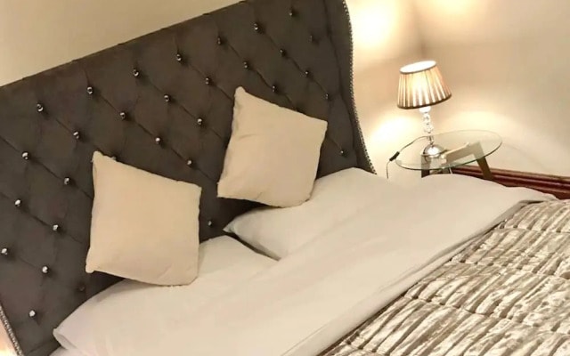 Lux Aparts Leeds Bradford Airport