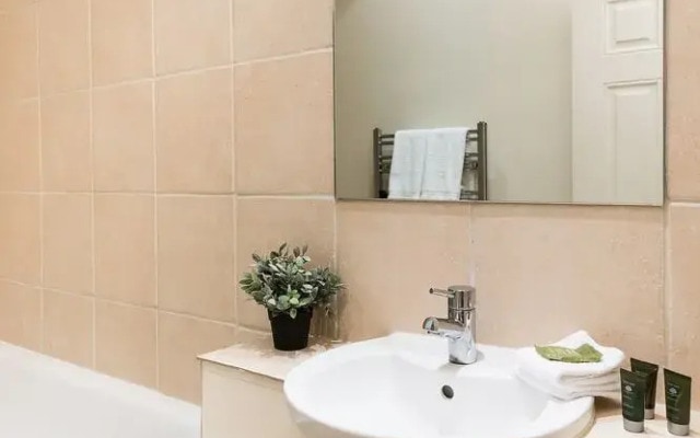 Cute 2BR Garden Flat in Pimlico