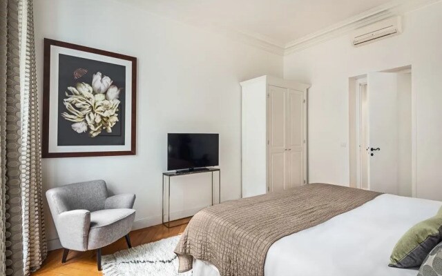 Rue Honore Chevalier - Two Bedroom Apartment
