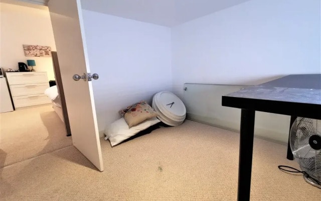 Spacious Double Room with en-suite - 2b