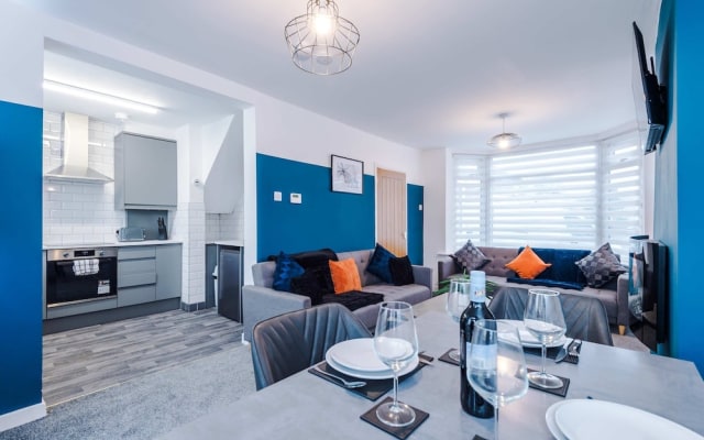 Spacious 3-bed Ideal for Long-term Business