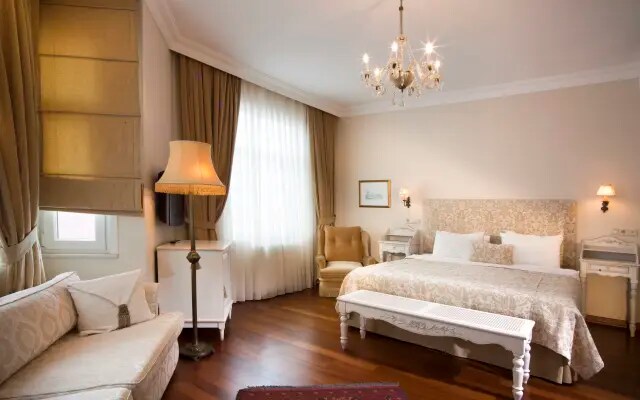 Hotel Sari Konak