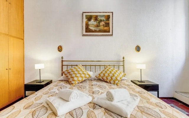 Spanish Steps Spacious Apartment