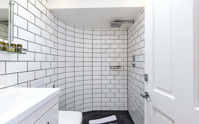 Fitzrovia Townhouse Apartment